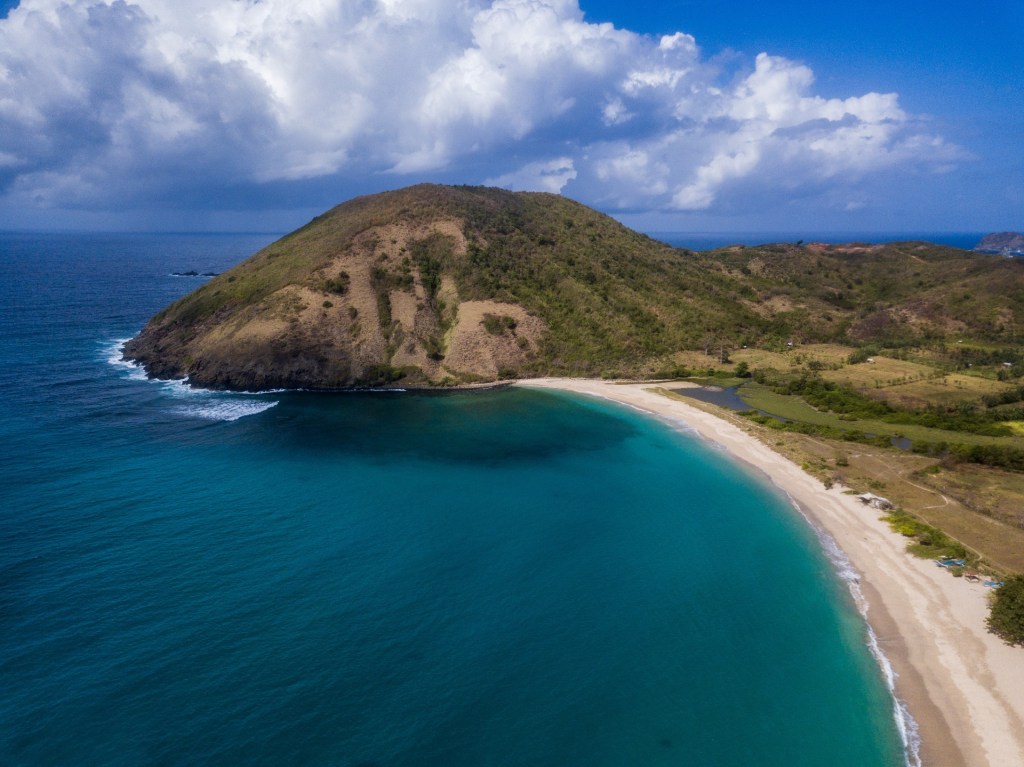Mawun Beach: Lombok’s Tranquil&nbsp;Bay