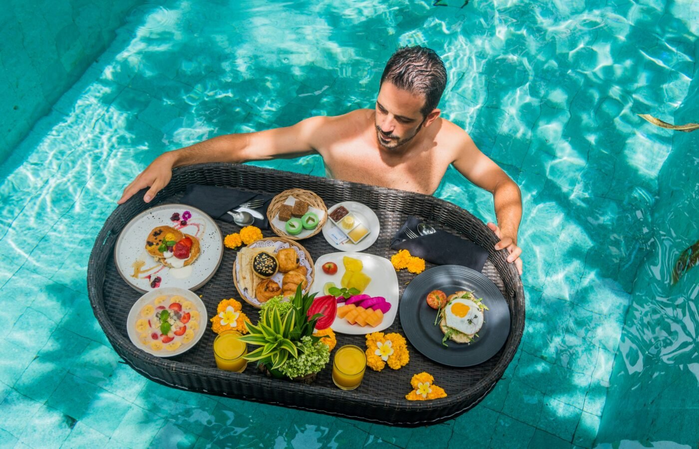 6 Best Places to Enjoy a Floating Breakfast in Lombok