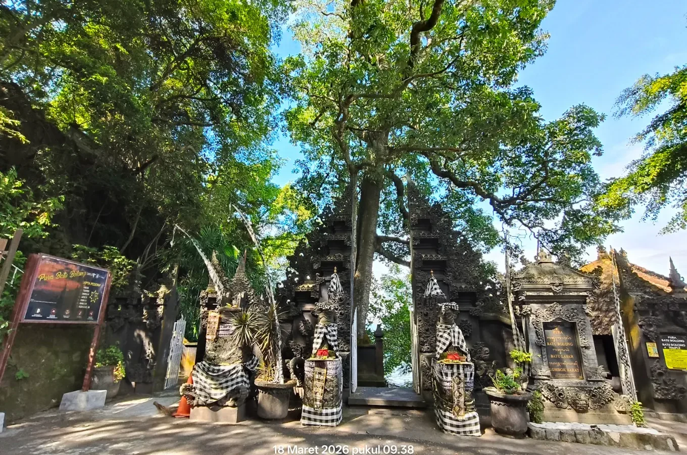 Batu Bolong Temple Lombok