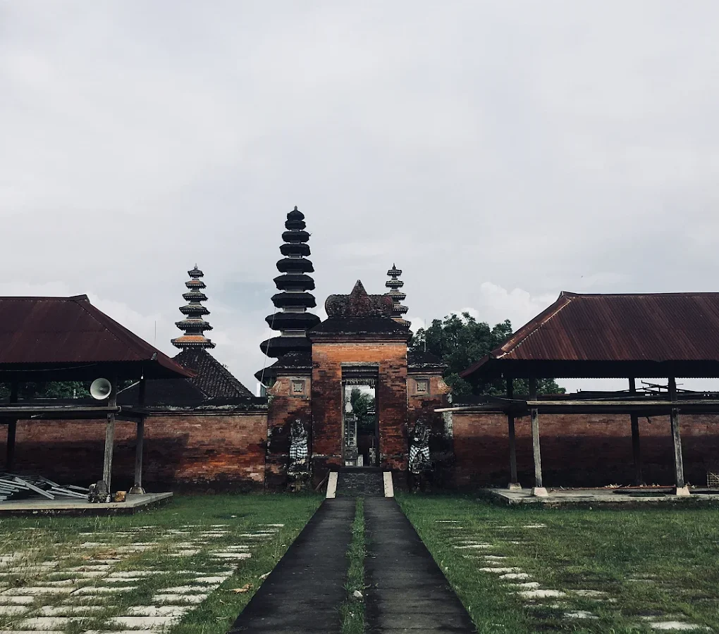 Pura Meru Lombok: Symbol of Hindu Heritage and Religious Harmony