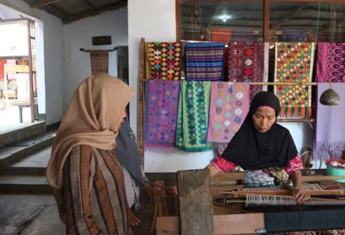 Where to Find Traditional Textiles in Lombok