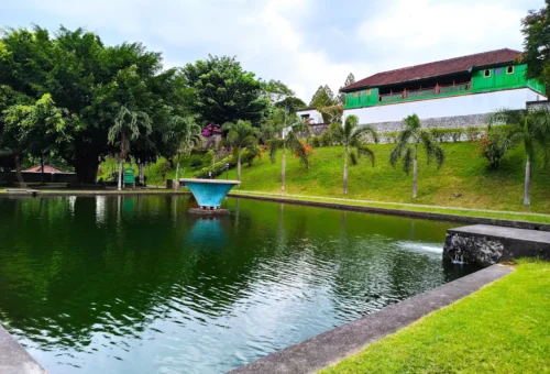 Narmada Park, One of The Oldest Destinations in Lombok