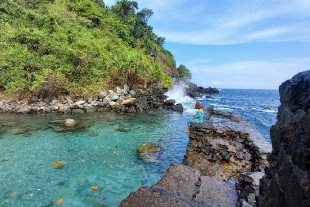 Natural Sea Pools Alang-Alang Beach