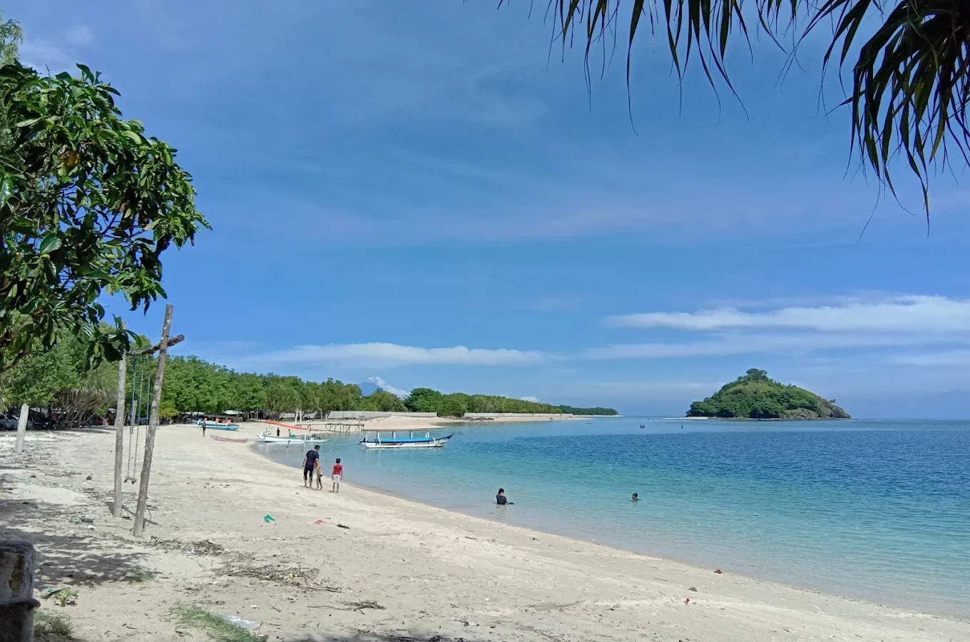 Elak-Elak Beach, Lombok: A Tucked-Away Shoreline in Sekotong