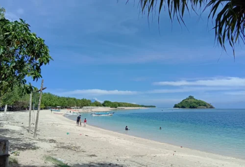 Elak-Elak Beach, Lombok: A Tucked-Away Shoreline in Sekotong