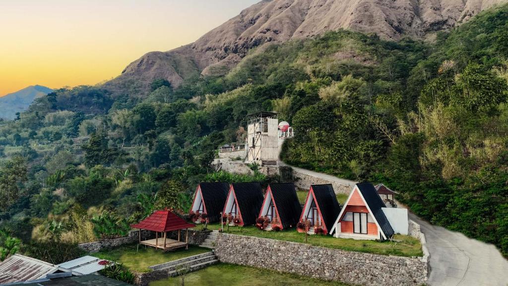 8 Lodges at the Foot of Mount Rinjani for a Peaceful Nature&nbsp;Getaway