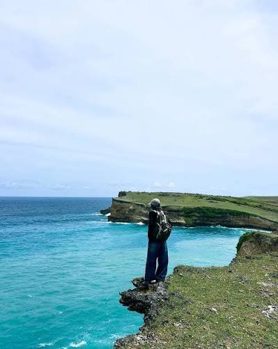 Pantai Penyisok: A Wild and Scenic Gem Among Lombok Beaches