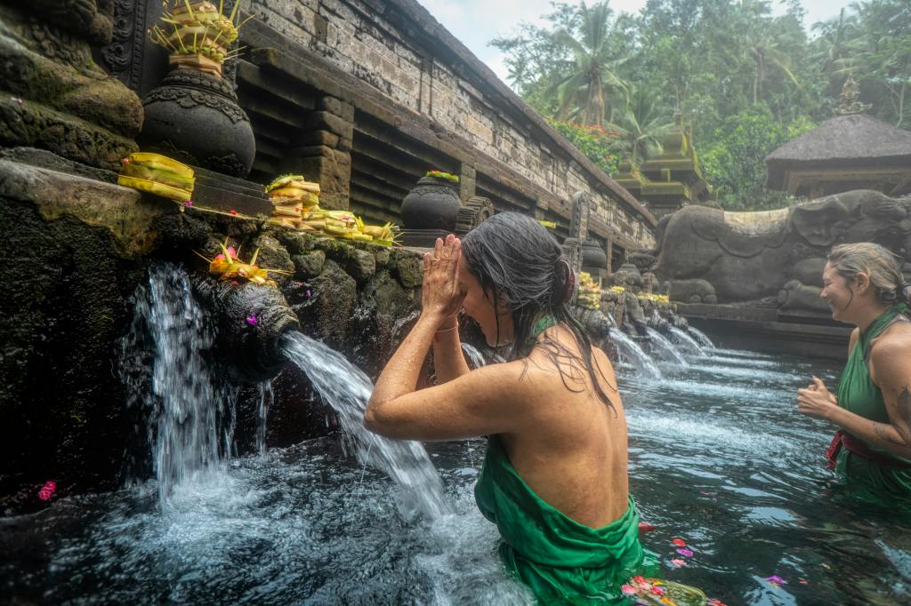 Melukat in Lombok: Purify Your Soul at Pura&nbsp;Suranadi