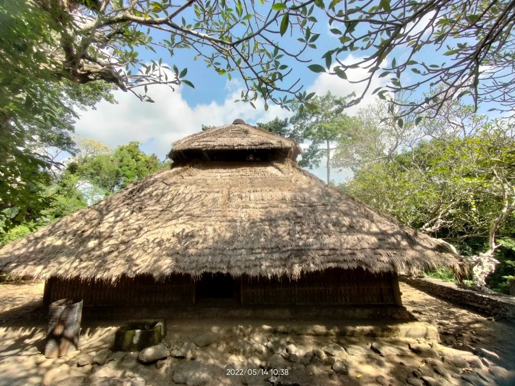 we are going to talk about an ancient mosque in Lombok that has deep story.