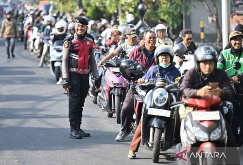 Fuel Shortage in Bali Causes Long Queues, What About Lombok?